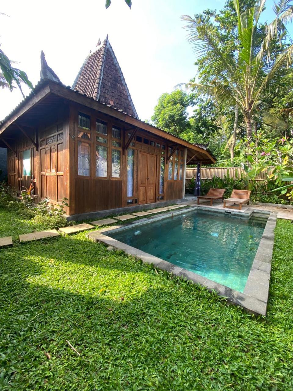 Sarini Villas Blahbatu Luaran gambar